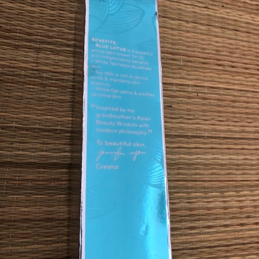 Purlisse Blue Lotus 4~in~1 Cleansing Milk